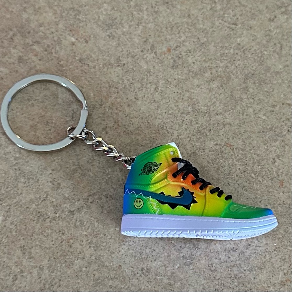 Keychain✨ - Picture 4 of 6